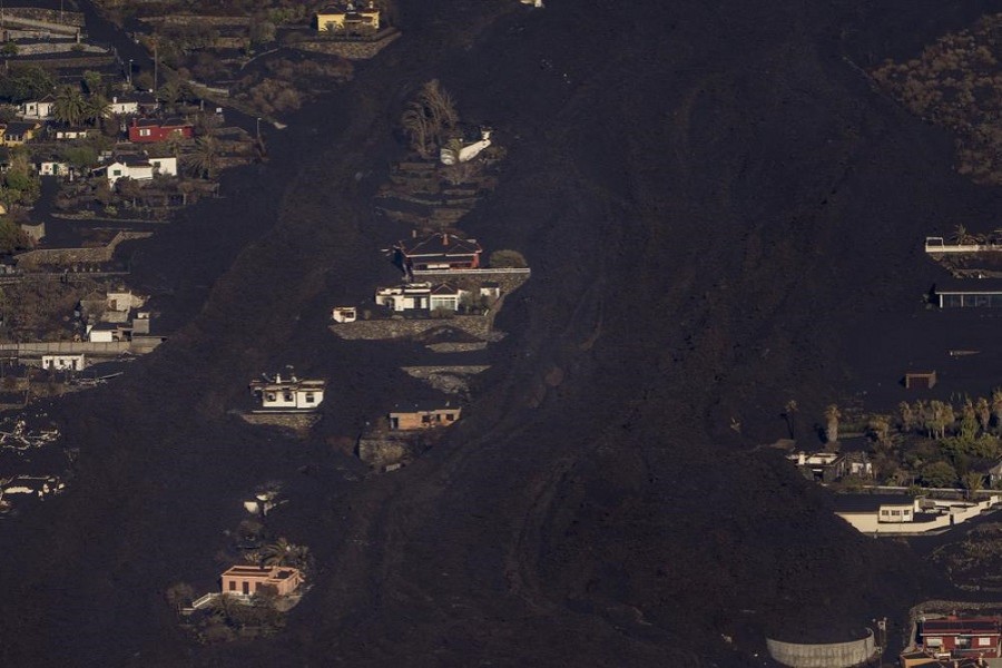 Spanish volcano remains volatile five days after eruption