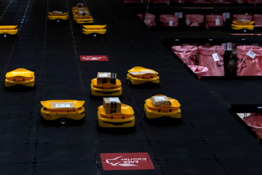 Robots sort parcels at the Hellenic Post's sorting centre in Kryoneri, Greece, October 4, 2021. Picture taken October 4, 2021. REUTERS/Alkis Konstantinidis