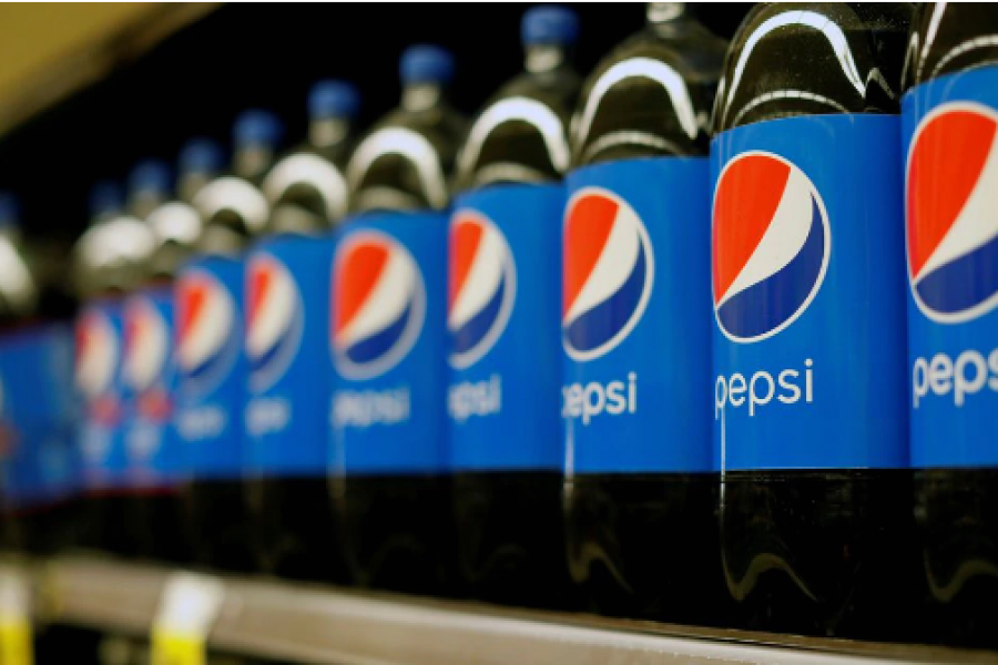 Bottles of Pepsi are pictured at a grocery store in Pasadena, California, US, July 11, 2017. REUTERS/Mario Anzuoni