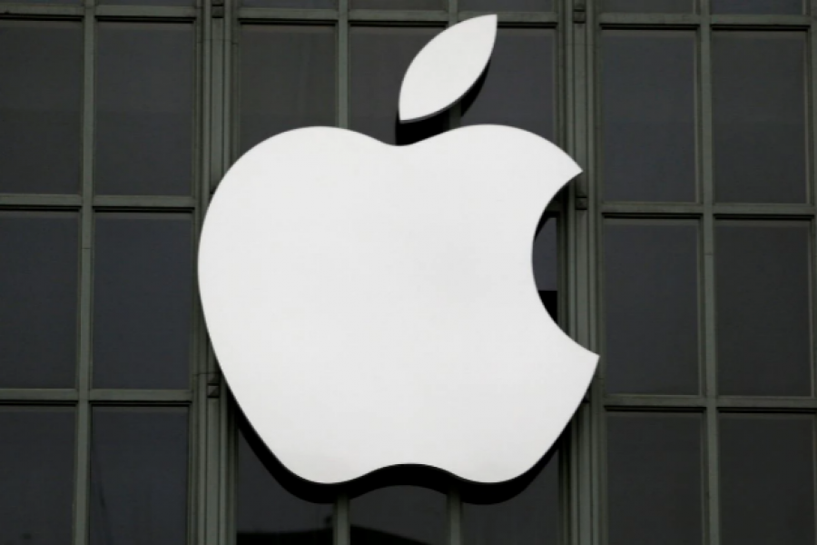 The Apple Inc logo is shown outside the company's 2016 Worldwide Developers Conference in San Francisco, California, US, June 13, 2016. REUTERS/Stephen Lam/File Photo