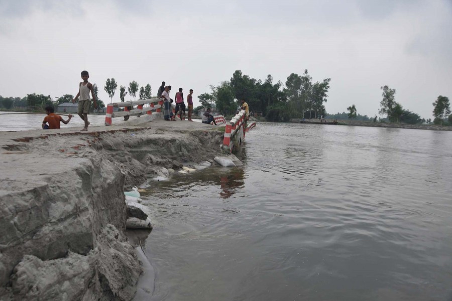 Teesta erosion takes severe turn