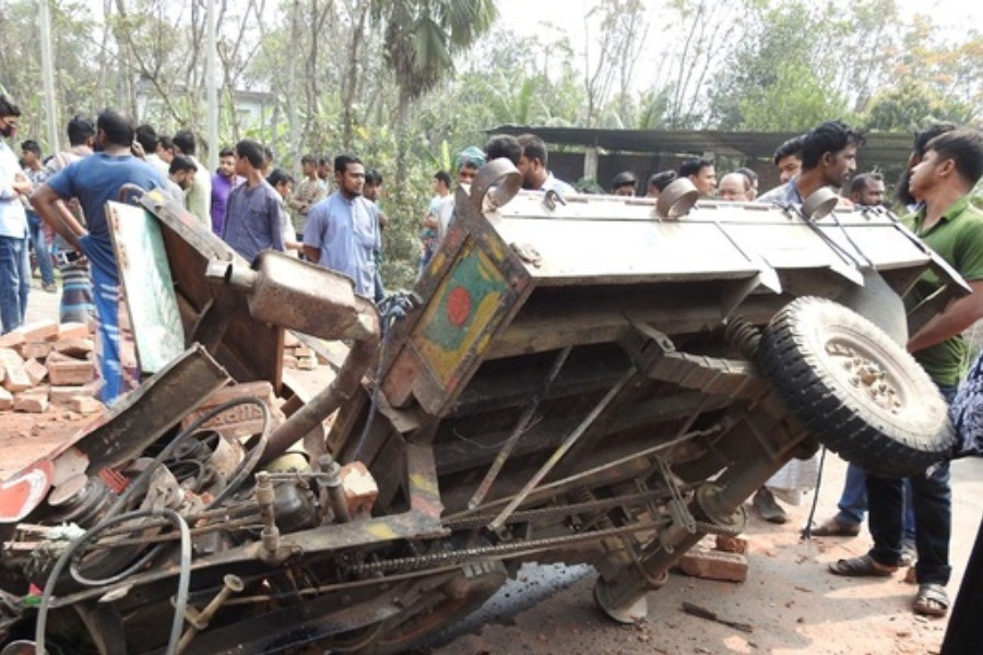 Three-wheelers still ply on highways despite ban