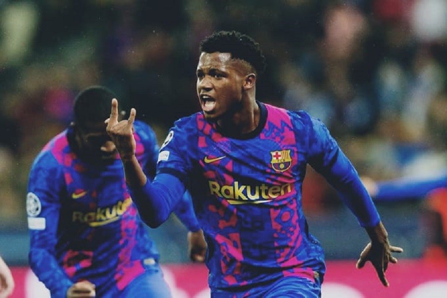 Ansu Fati goal keeps Barcelona afloat in the UCL