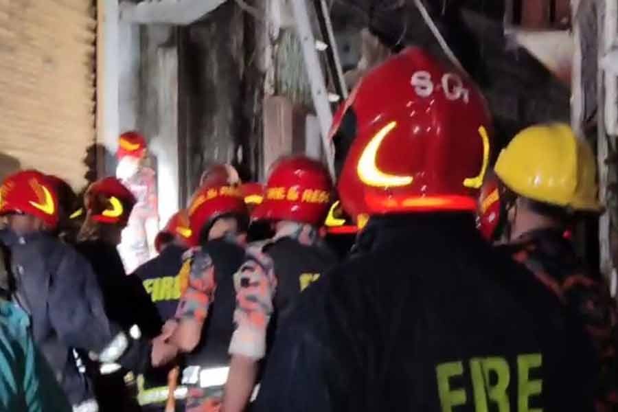 Chawkbazar crockery warehouse catches fire