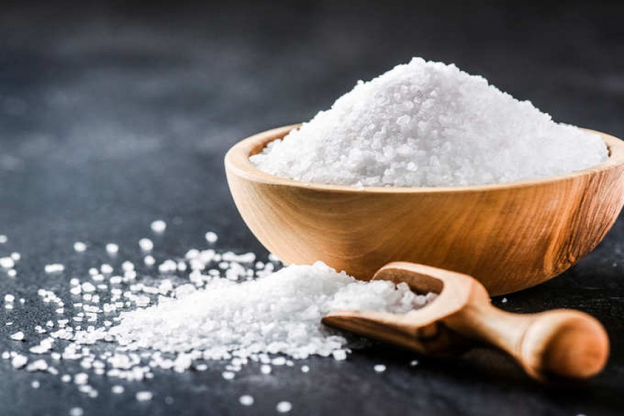 Industries ministry for allowing crude edible salt import