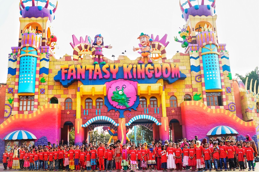 ‘Mojar School’ day out at Fantasy Kingdom complex for street kids