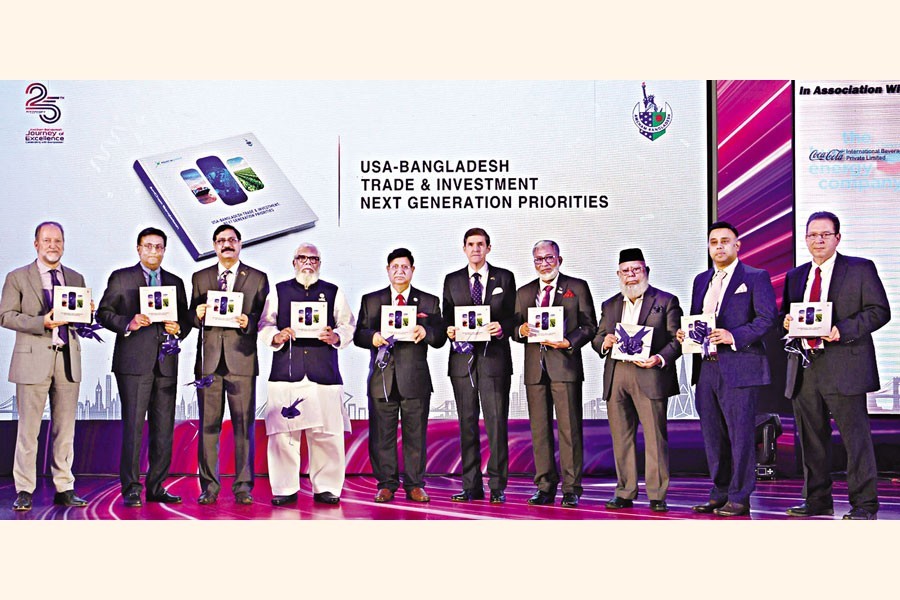 Foreign Minister Dr AK Abdul Momen (5th from left) and Prime Minister's Private Industry and Investment Adviser Salman F Rahman (4th from left), among others, at the 25th-anniversary meeting of the American Chamber of Commerce in Bangladesh (AmCham) in Dhaka on Thursday