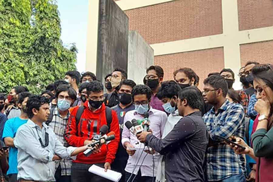 Students of BUET attending a press conference to give their reaction to the verdict on a case filed over the death of their fellow Abrar Fahad -bdnews24.com photo