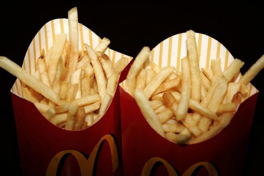 A large order of McDonald's french fries are shown May 22, 2008. REUTERS/Sam Mircovich/ Files