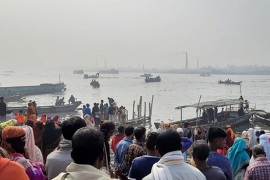 12 go missing as passenger launch rams trawler in Dhaleshwari River