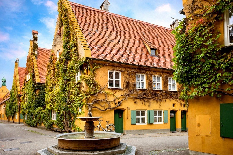 1 dollar rent for a whole year: Fuggerei, world's oldest housing complex