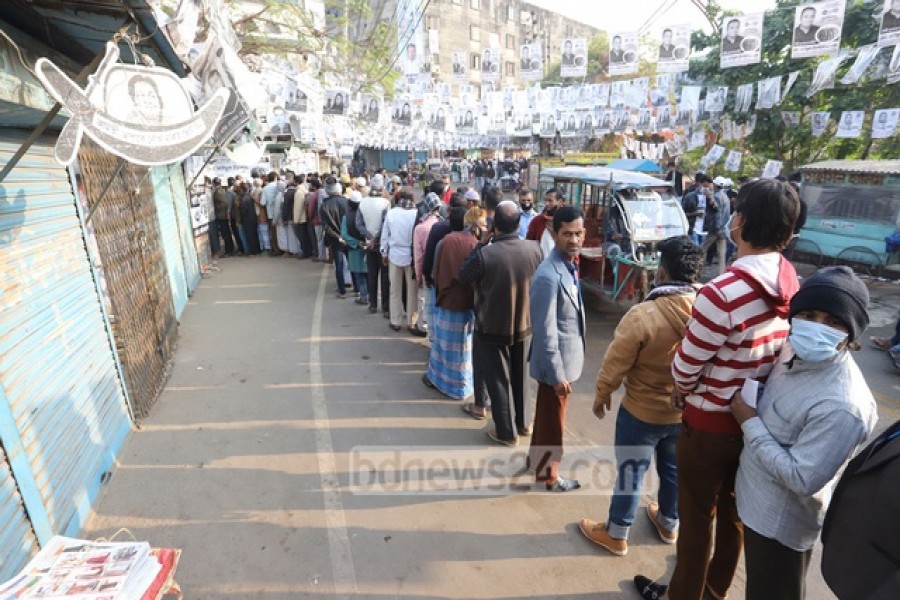 Narayanganj city polls: Voter lines grow longer