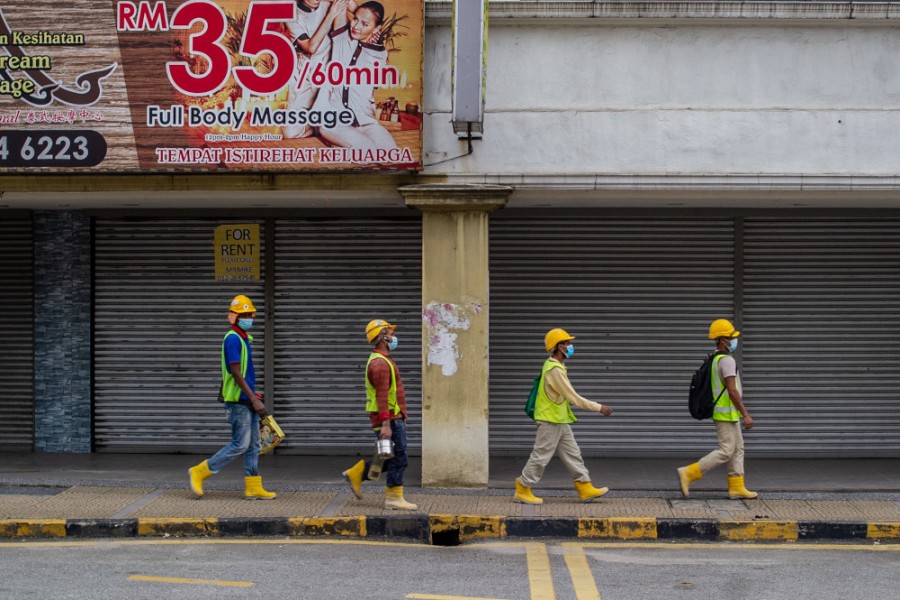 Foreign construction workers are pictured in Kuala Lumpur January 20, 2021. Photo: malaymail.com