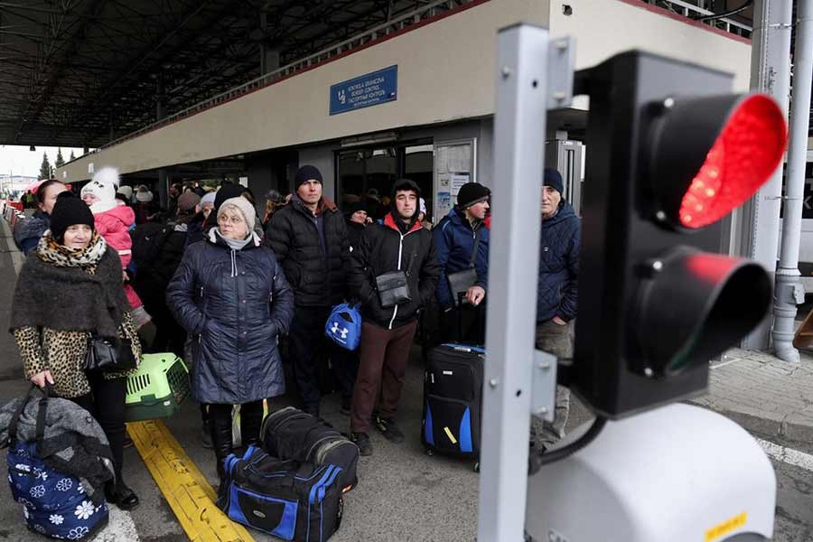 Number of Ukrainian refugees in Poland to surpass 1.0m by Sunday