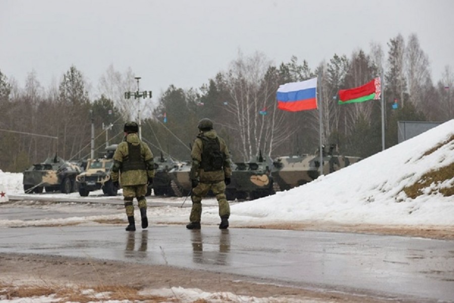 Service members take part in the "Allied Resolve" military exercises held by the armed forces of Russia and Belarus at the Osipovichsky training ground in the Mogilev region, Belarus, Feb 17, 2022. Sergei Sheleg/BelTA/REUTERS