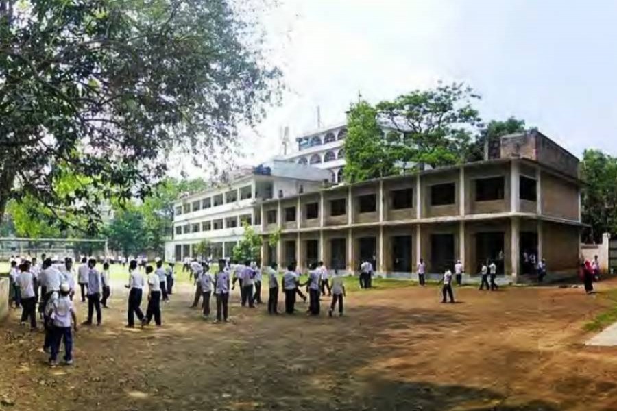 Illegal occupation of school playgrounds  