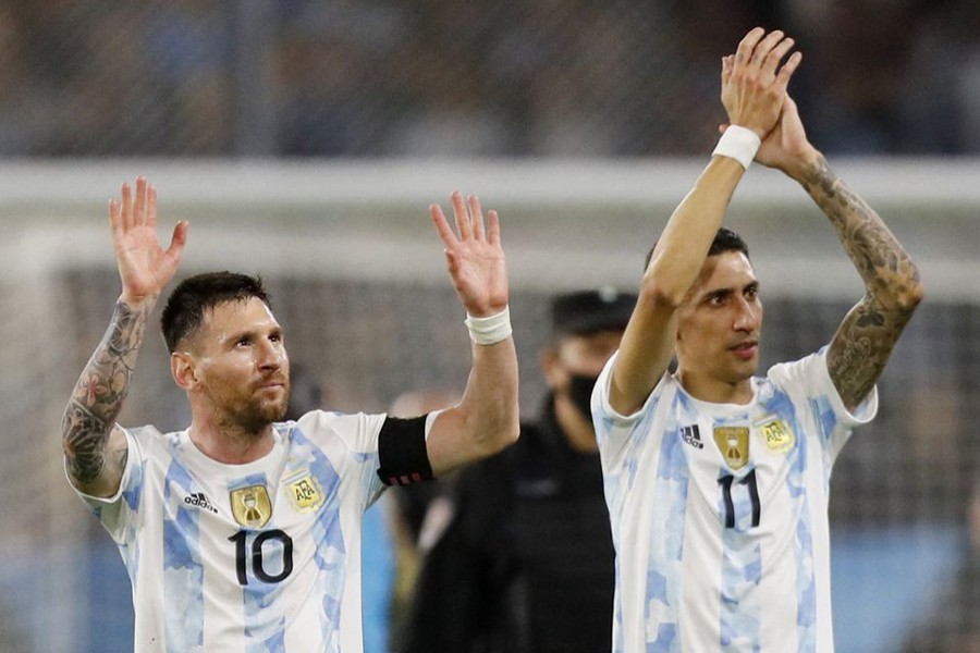 Argentina's Lionel Messi and Angel Di Maria applaud fans after the match against Venezuela at Estadio La Bombonera, Buenos Aires, Argentina on March 25, 2022 — Reuters photo