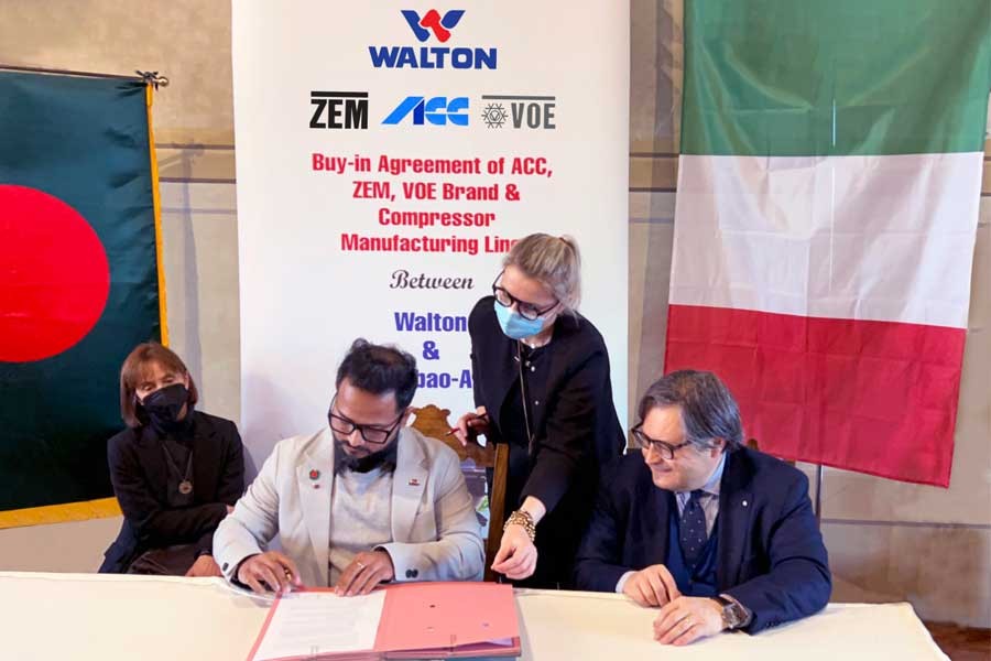 - Walton Hi-Tech Industries PLC’s Managing Director and CEO Golam Murshed and ACC’s Extraordinary Commissioner Maurizio Castro are seen signing the agreement of getting the rights of three European brand’s trademark and brand of 57 countries, all R&D intellectual properties, along with a fully automated compressor plant