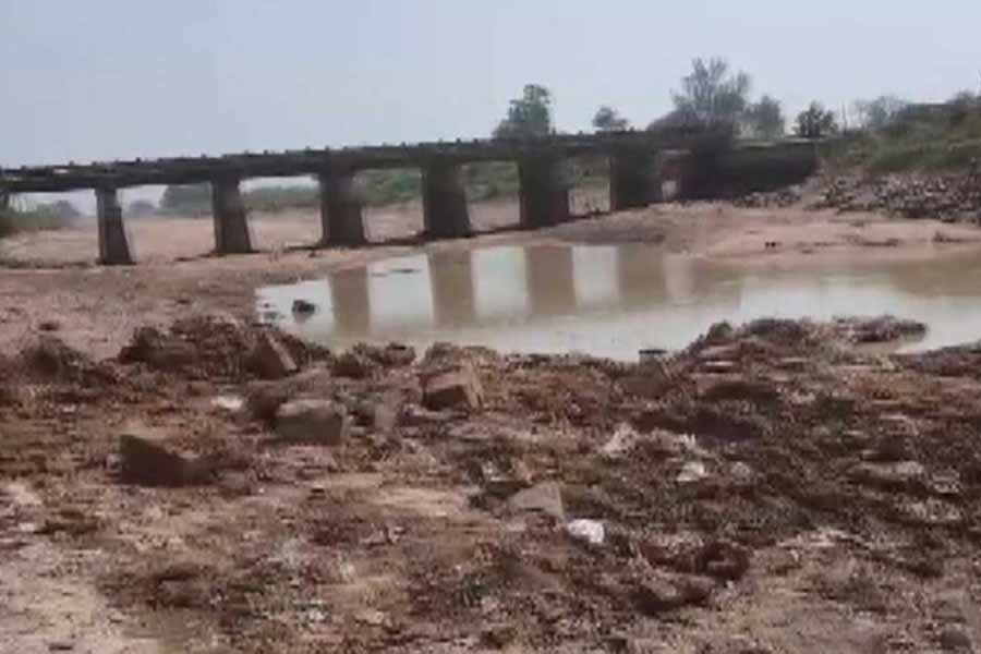 Thieves steal 60-feet-long iron bridge in India