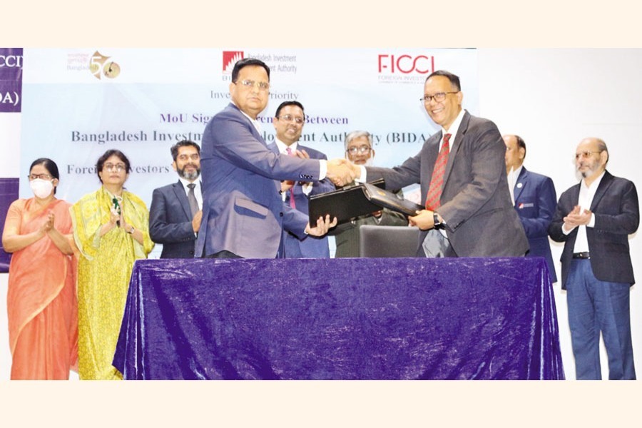 BIDA executive member Sanjoy Kumar Chowdhury and FICCI executive director TIM Nurul Kabir signed an MoU at BIDA headquarters on Wednesday in presence of BIDA executive chairman Md Sirazul Islam and FICCI president Naser Ezaz Bijoy.