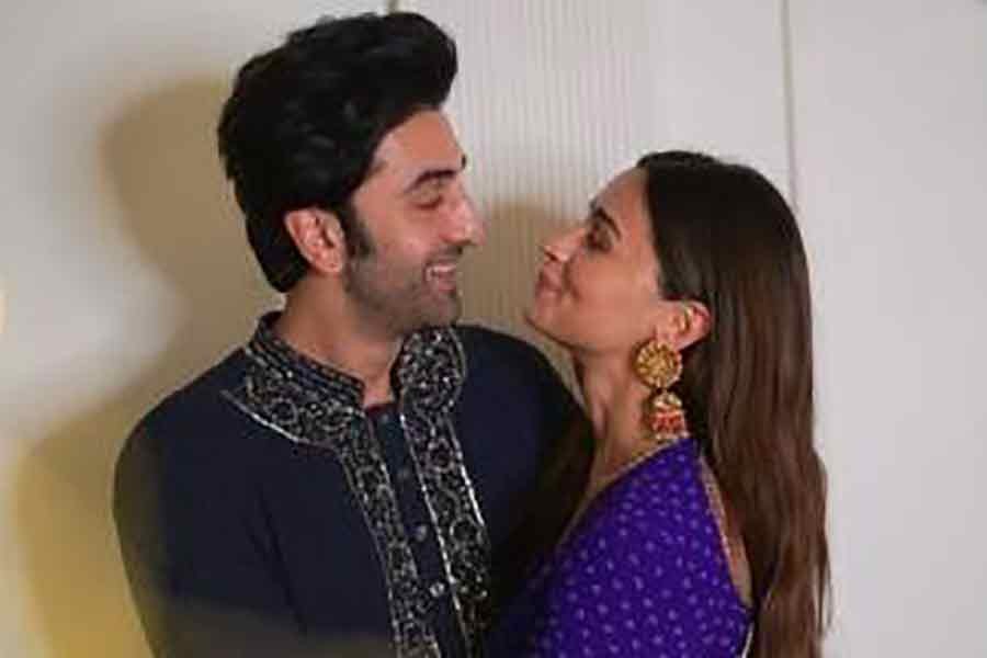 Ranbir Kapoor and Alia Bhatt tie the knot in Mumbai