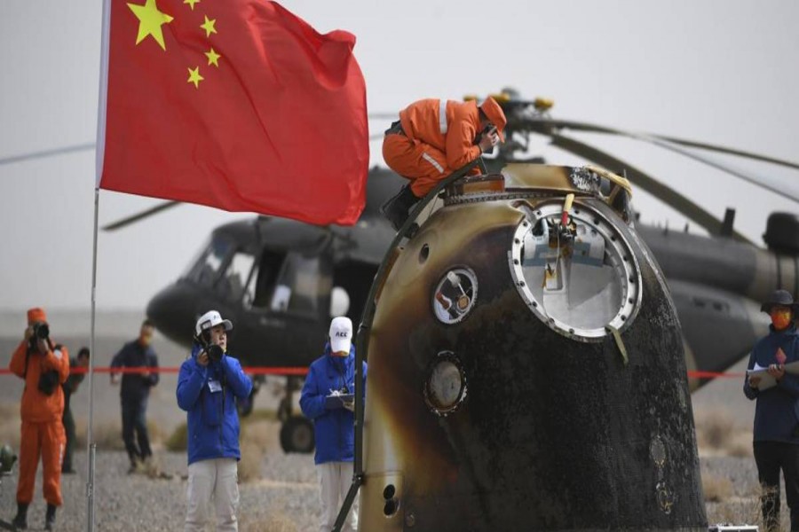 Chinese astronauts land after 6 months on space station