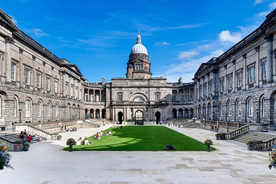 University of Edinburgh will sponsor full tuition fees for medicine students