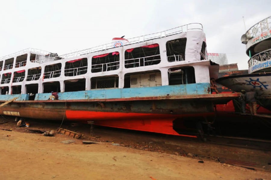 Experts worry about unfit vessels spruced up for Eid trips