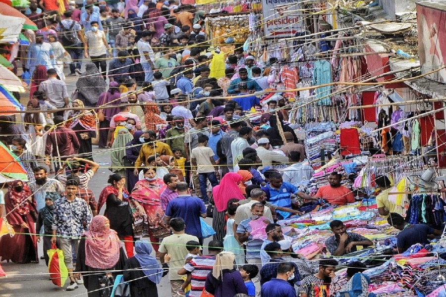 Footpath vendors doing brisk business ahead of Eid