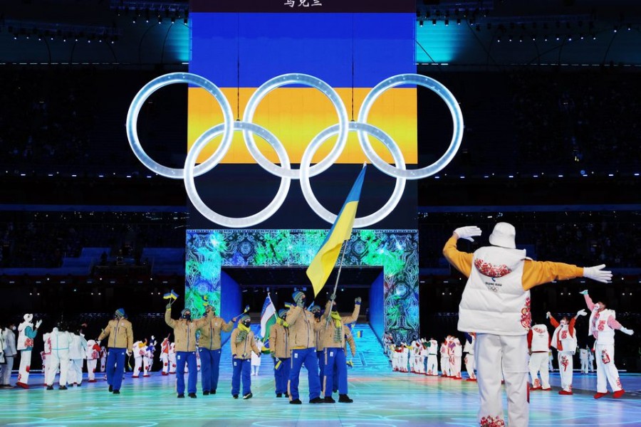 2022 Beijing Olympics - Opening Ceremony - National Stadium, Beijing, China - February 4, 2022. Flag bearers Alexandra Nazarova of Ukraine and Oleksandr Abramenko of Ukraine during the athletes parade at the opening ceremony. REUTERS/Phil Noble/File Photo