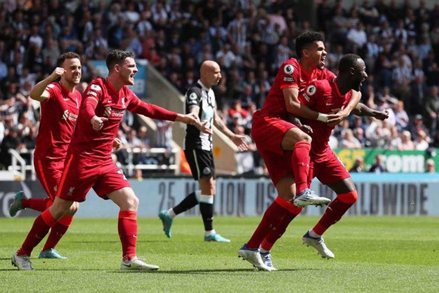 Liverpool keep pressure on Man City with 1-0 win at Newcastle