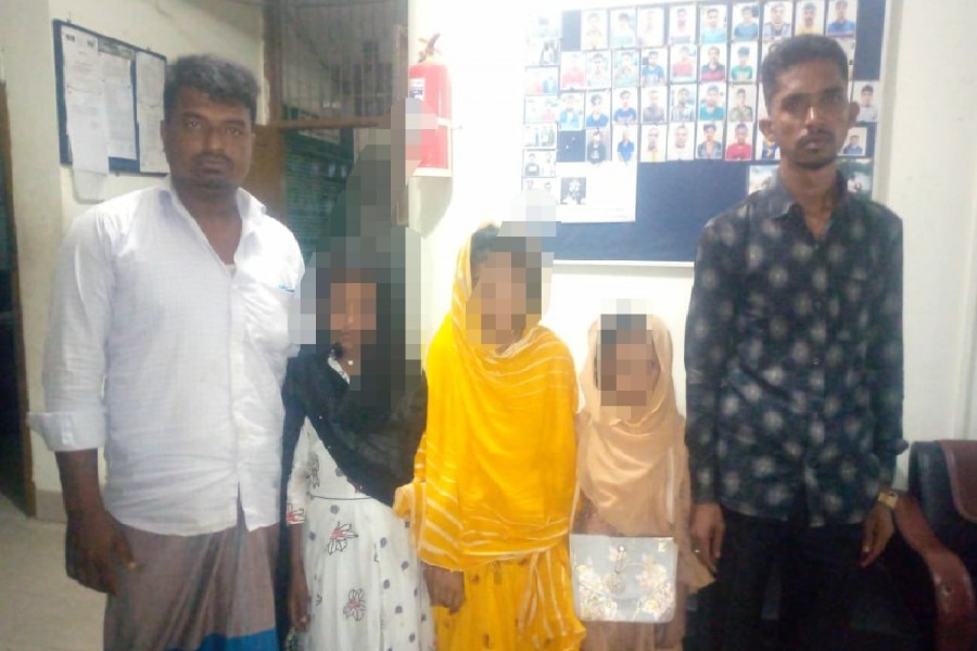 Ctg cops reunite missing Lakshmipur girls with families