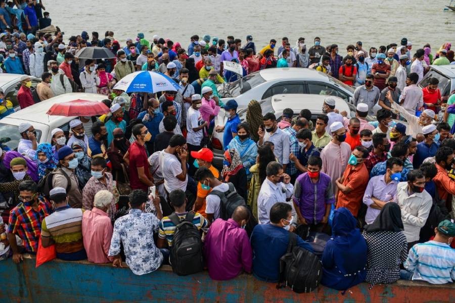 Dhaka-bound passengers urged to cross Padma river through Daulatdia