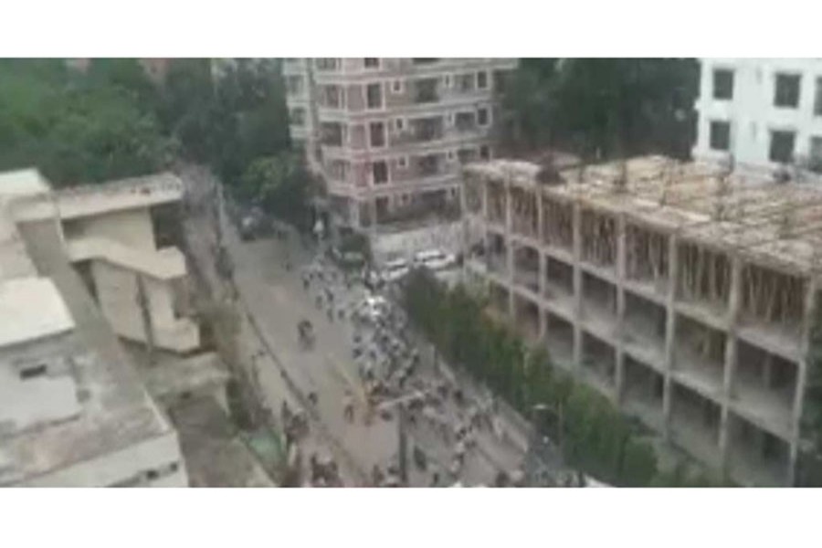 Students of two colleges in Dhaka clash, disrupting traffic