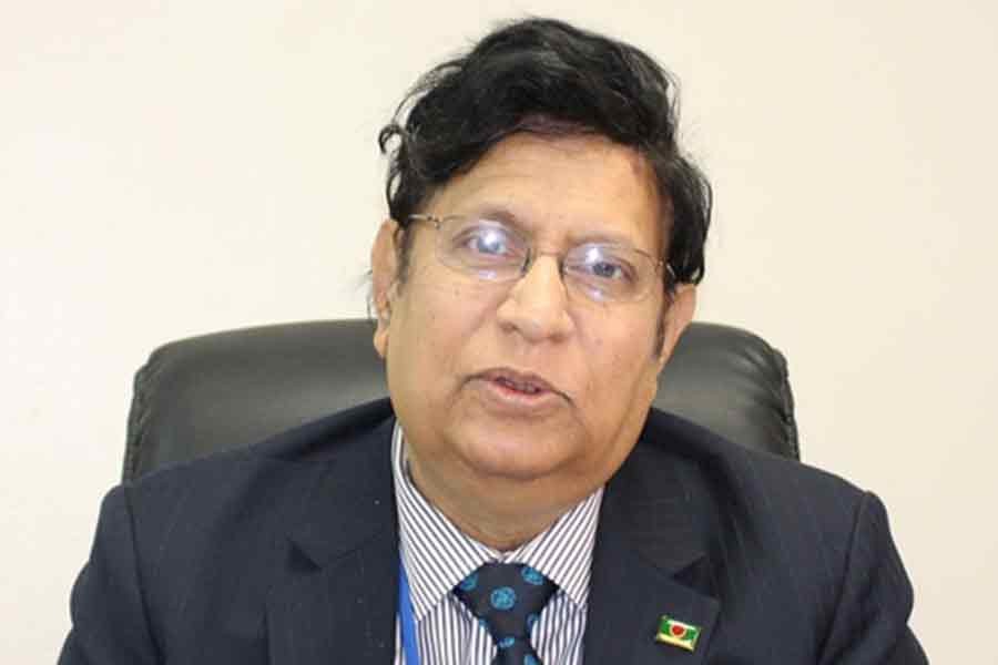 Ask US diplomats about their problems, Momen advises journalists