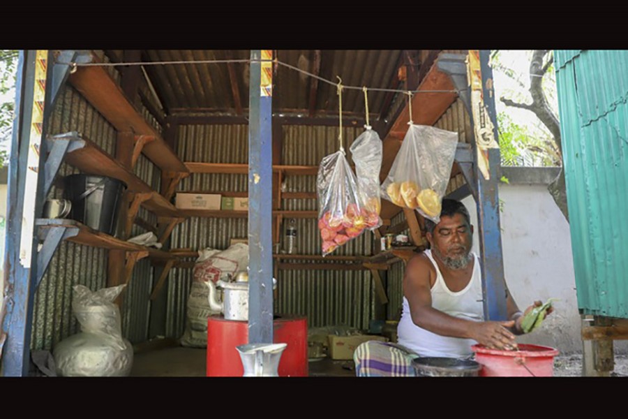 Life of the people who gave up land for a bridge