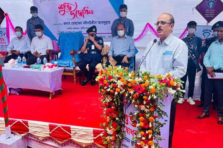 Anti-Corruption Commission Chairman Moinuddin Abdullah addressing the inaugural ceremony of the commission’s Gopalganj office on Sunday –UNB Photo