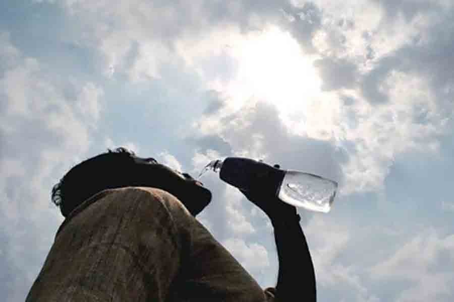 Mild heat wave sweeping Rajshahi, Nilphamari districts