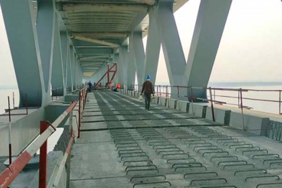 Sujan hopes to start rail track installation work on Padma Bridge next week 