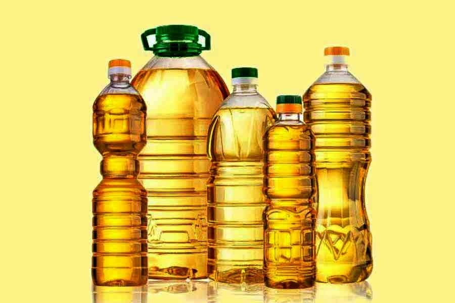 Edible oil price reduced in Chattogram wholesale market