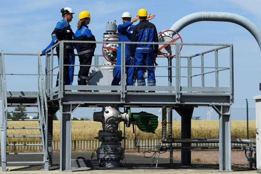 German Economy and Climate Minister and Vice Chancellor Robert Habeck visits a cavern facility of the gas trading company VNG AG during a two days tour under the heading of "Economy and work in times of crisis", due to Russia's invasion of Ukraine in Bad Lauchstaedt, Germany July 28, 2022. Reuters