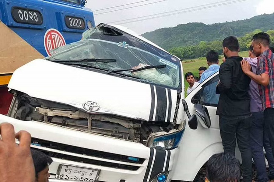 11 die after train crashes into tourist microbus in Chattogram