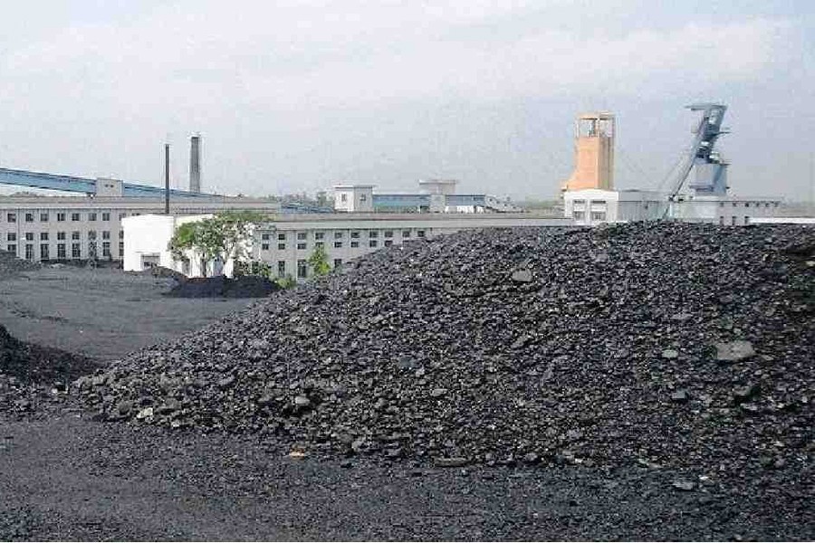 Barapukuria coal mining halts as 90 contract Covid