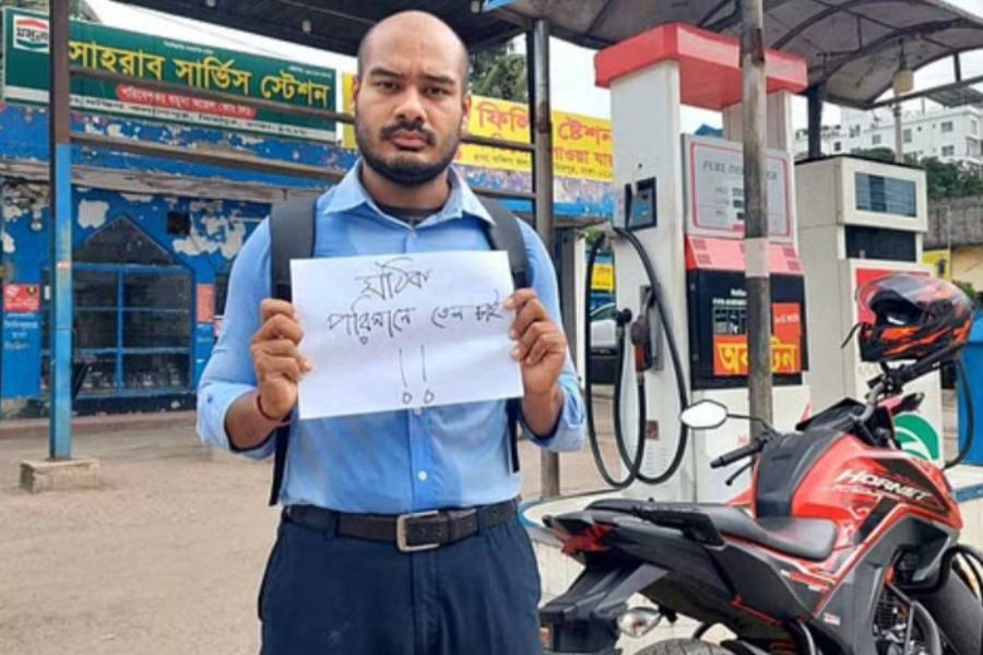 Motorcyclist protests fuel ‘cheating’ in city 