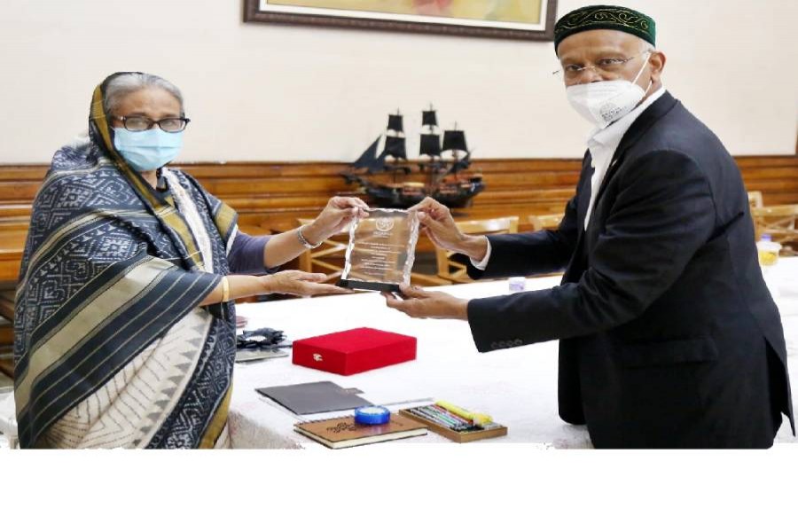 Bangladesh receives D-8 peace award 