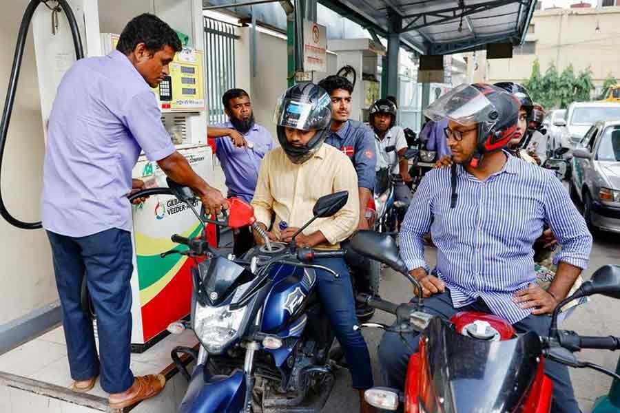 Fuel oil prices reduced by Tk 5 a litre