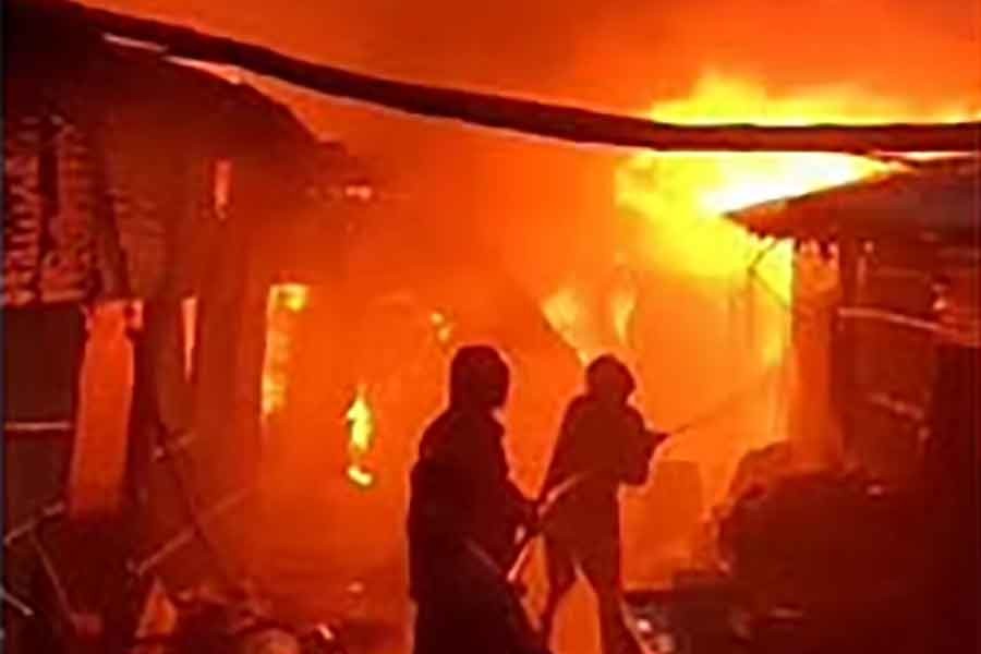 Fire destroys 50 houses in Hazaribagh slum