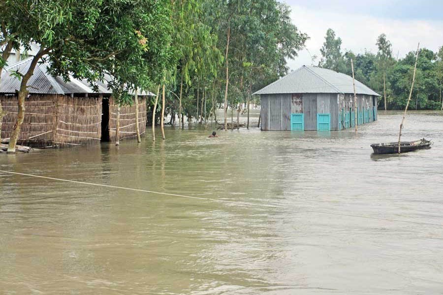 Teesta surpasses danger level, floods low-lying areas in Rangpur