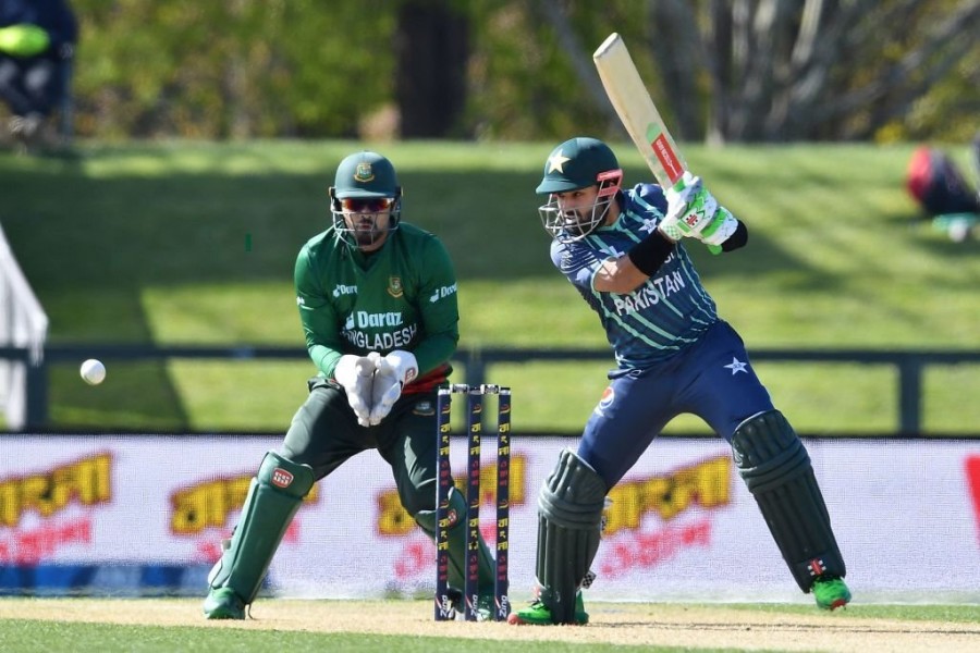 Tri-series: Pakistan post 167 vs Bangladesh