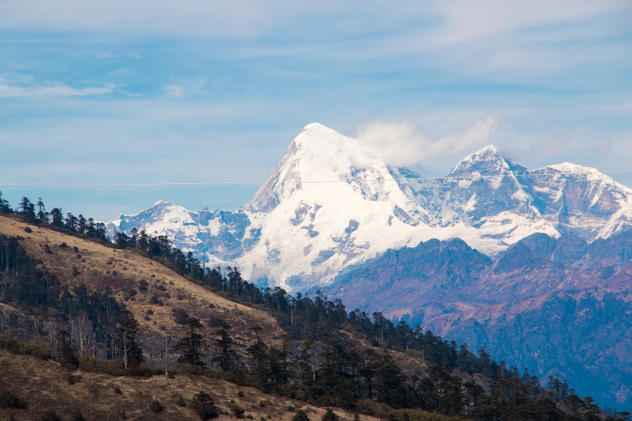 Bhutan holds high-altitude race to highlight climate dangers